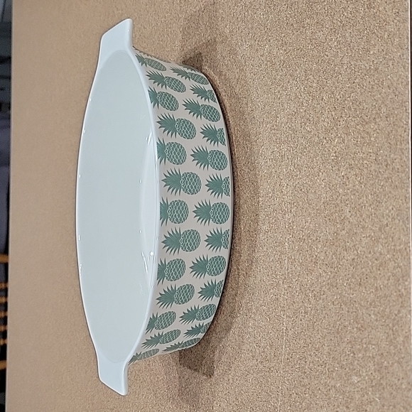 Grace Porcelain Pineapple Casserole Dish!! - Picture 1 of 10